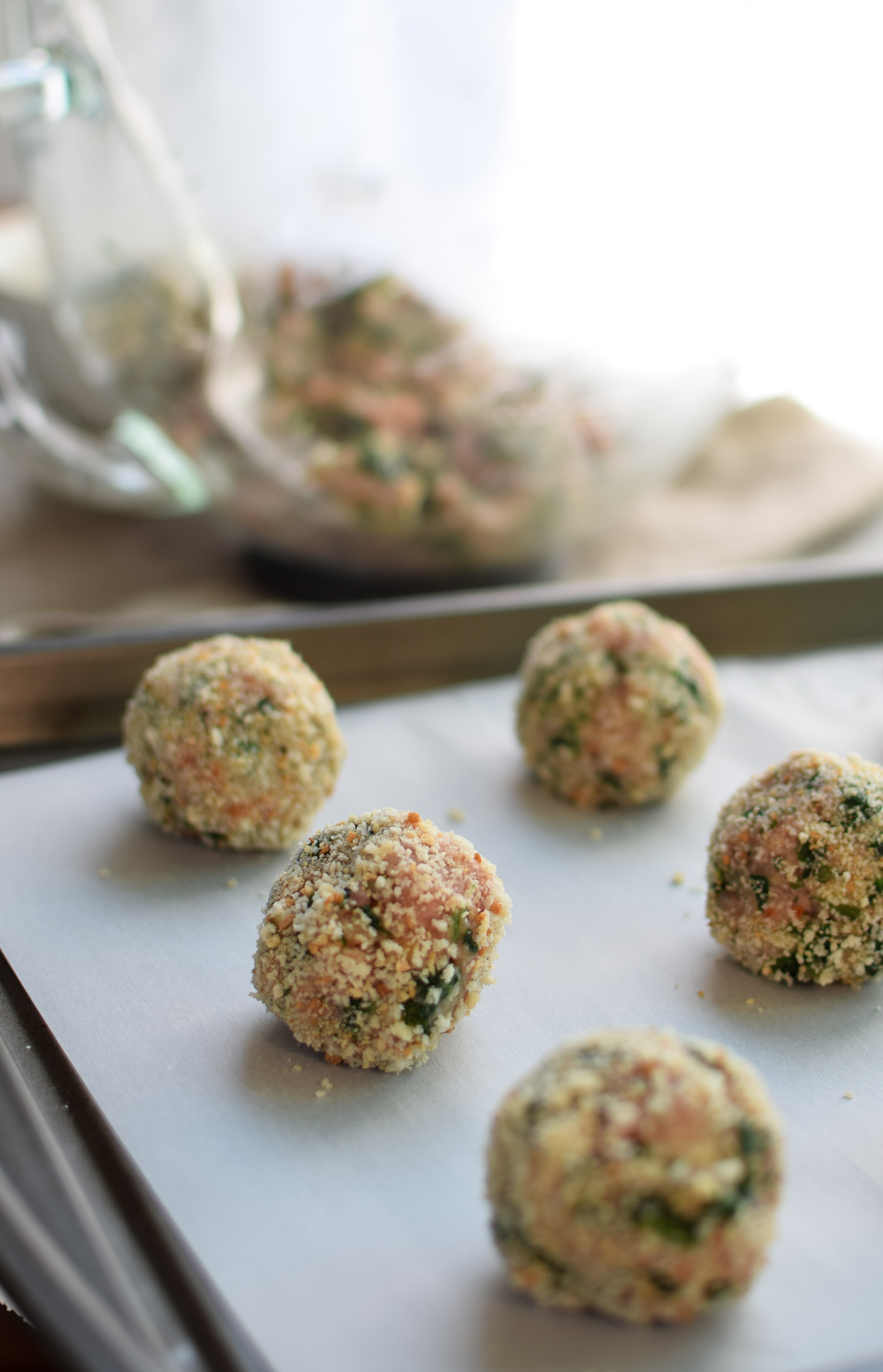 Spicy Baked Turkey Spinach Meatballs recipe - Ground turkey + spinach +all the right spices and a little heat make the best meatballs ever! - pmp.local
