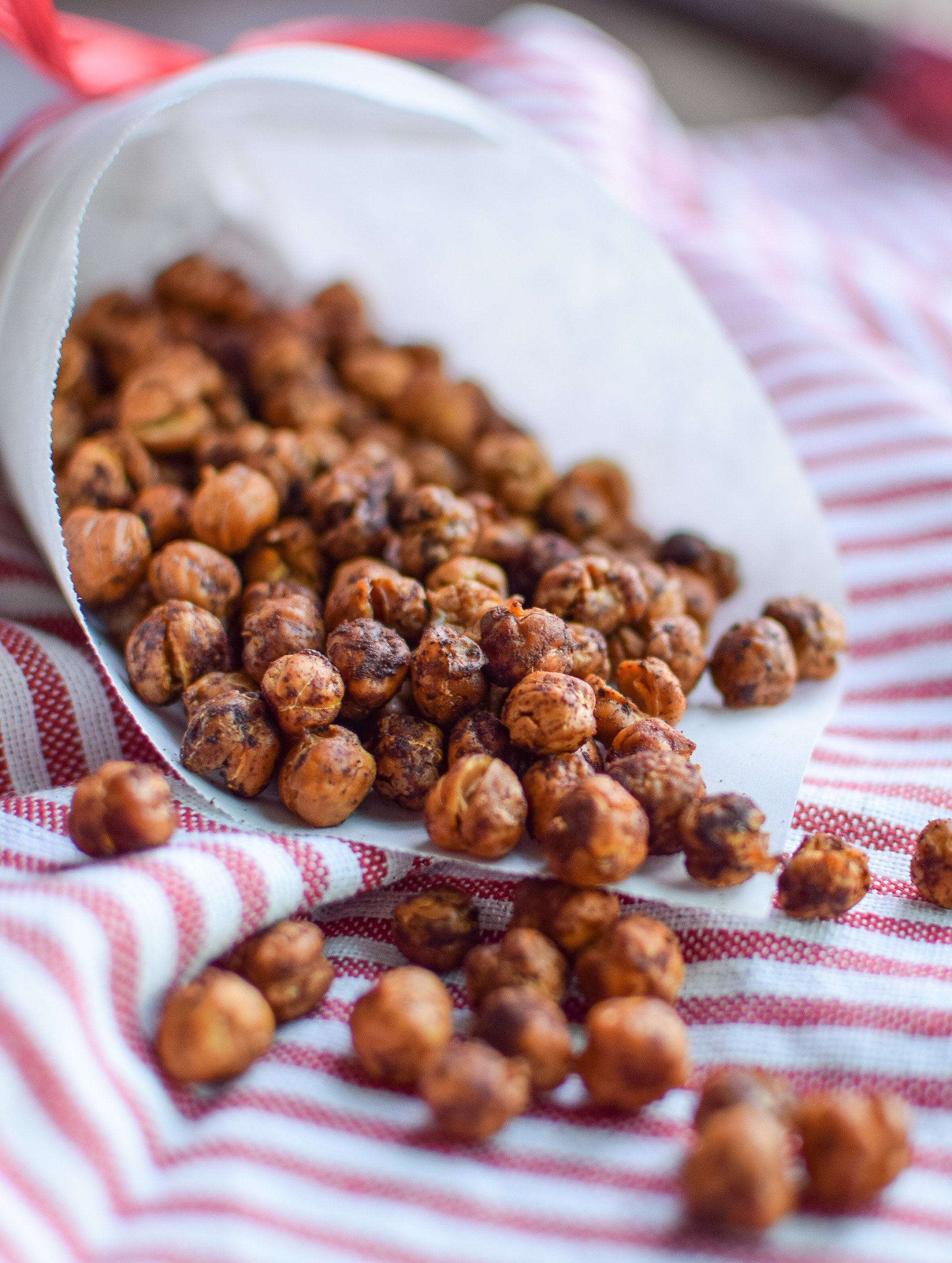 Crispy Cinnamon Roasted Chickpeas - A healthy crunch holiday treat! Four simple ingredients and your home smells amazing! - pmp.local