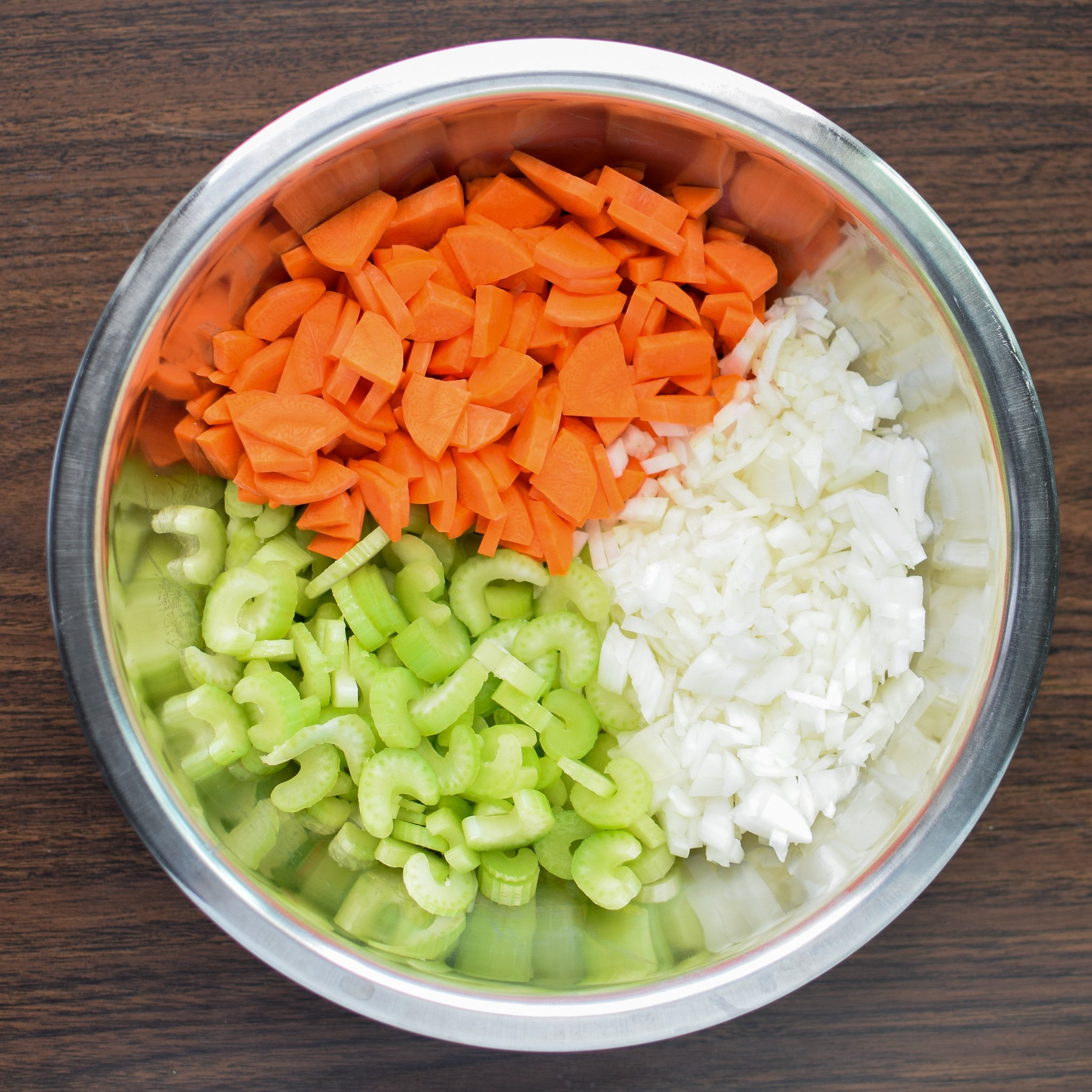 Healthy Buffalo Chicken Quinoa Bake recipe - All the best flavors of buffalo chicken, baked to perfection with veggies and quinoa! - pmp.local
