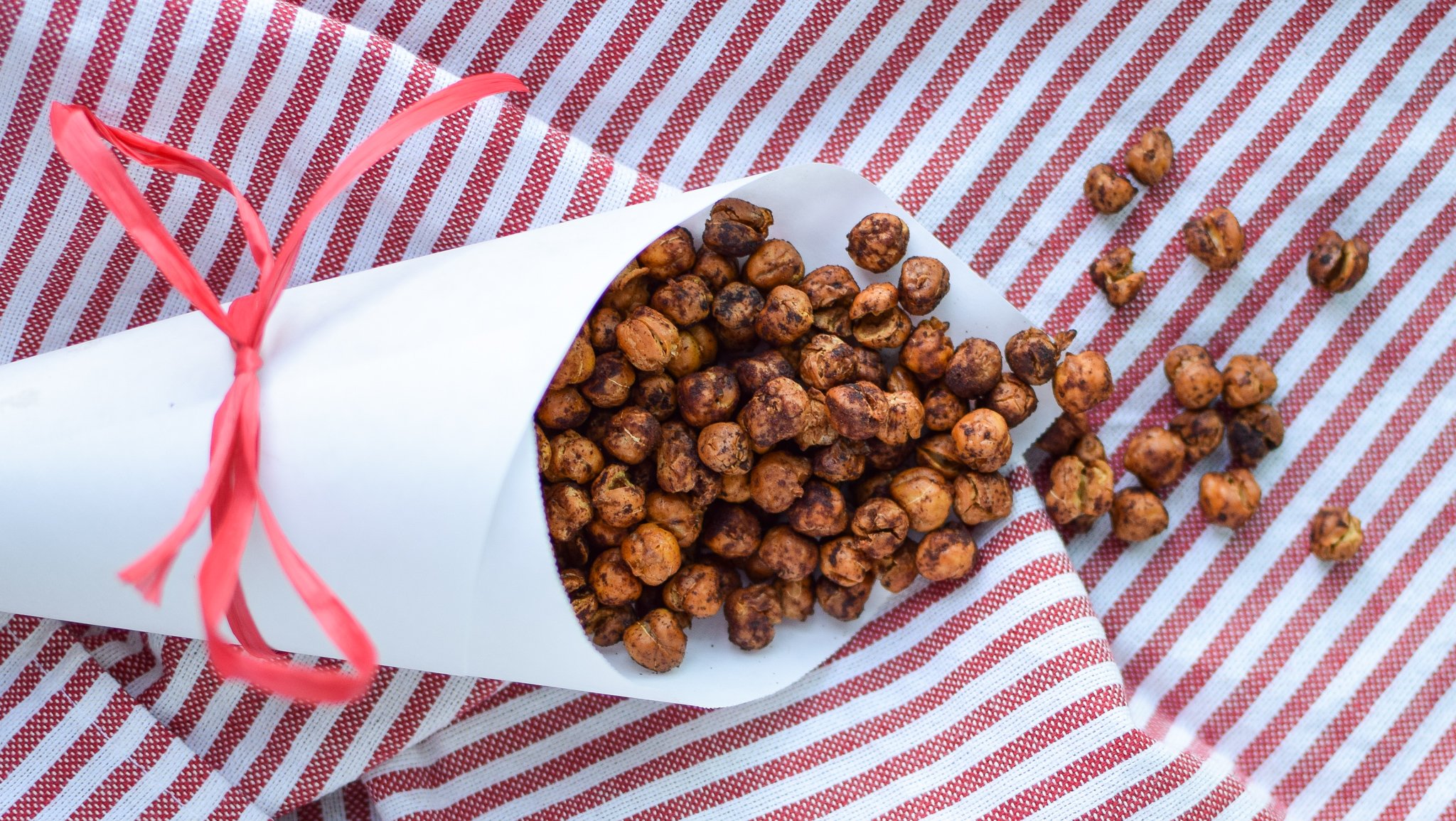Crispy Cinnamon Roasted Chickpeas - A healthy crunch holiday treat! Four simple ingredients and your home smells amazing! - pmp.local