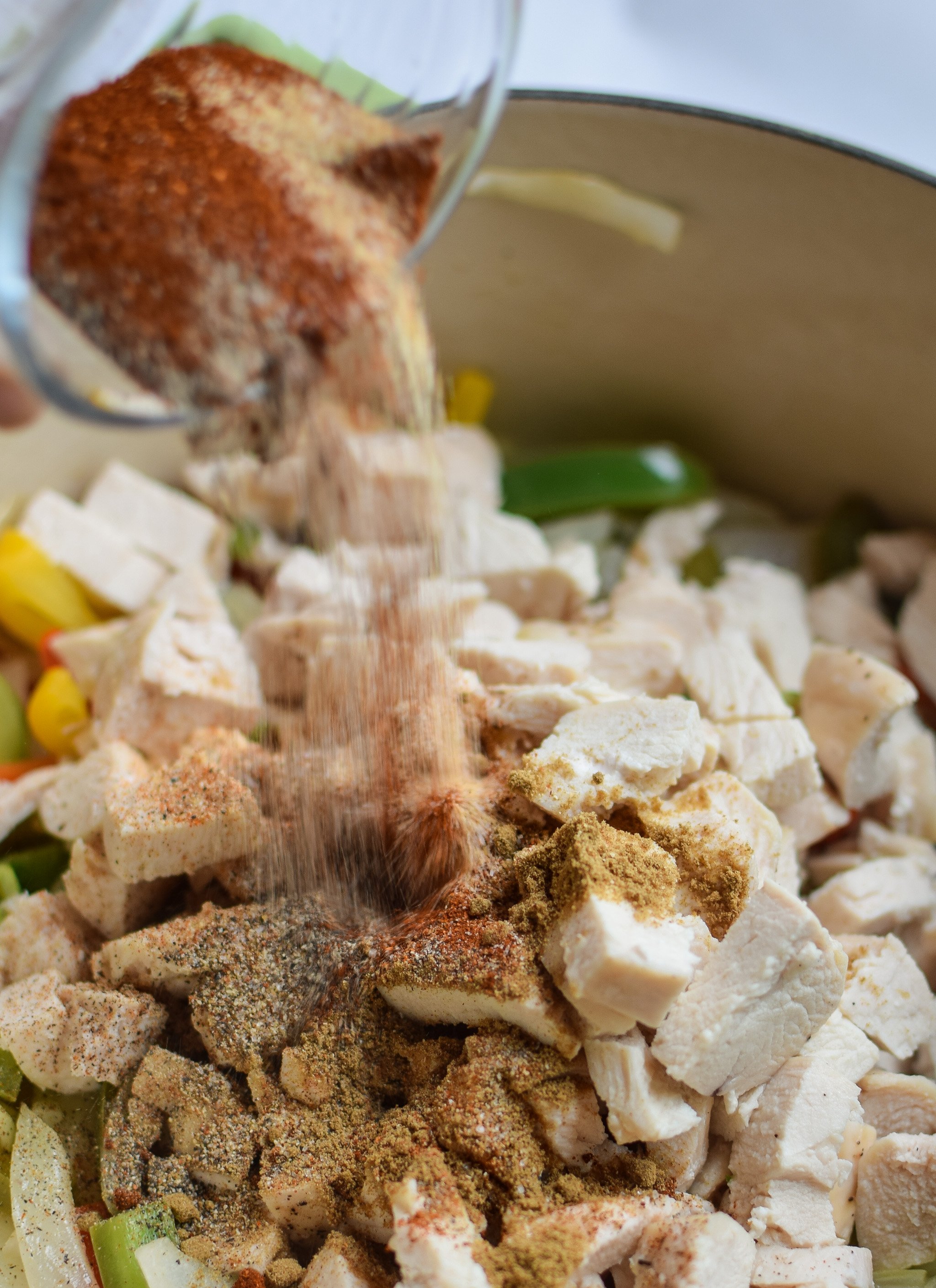 Baked Chicken Fajita Noodle Casserole - All the best chicken fajita flavors with peppers and onions, in casserole form! - pmp.local