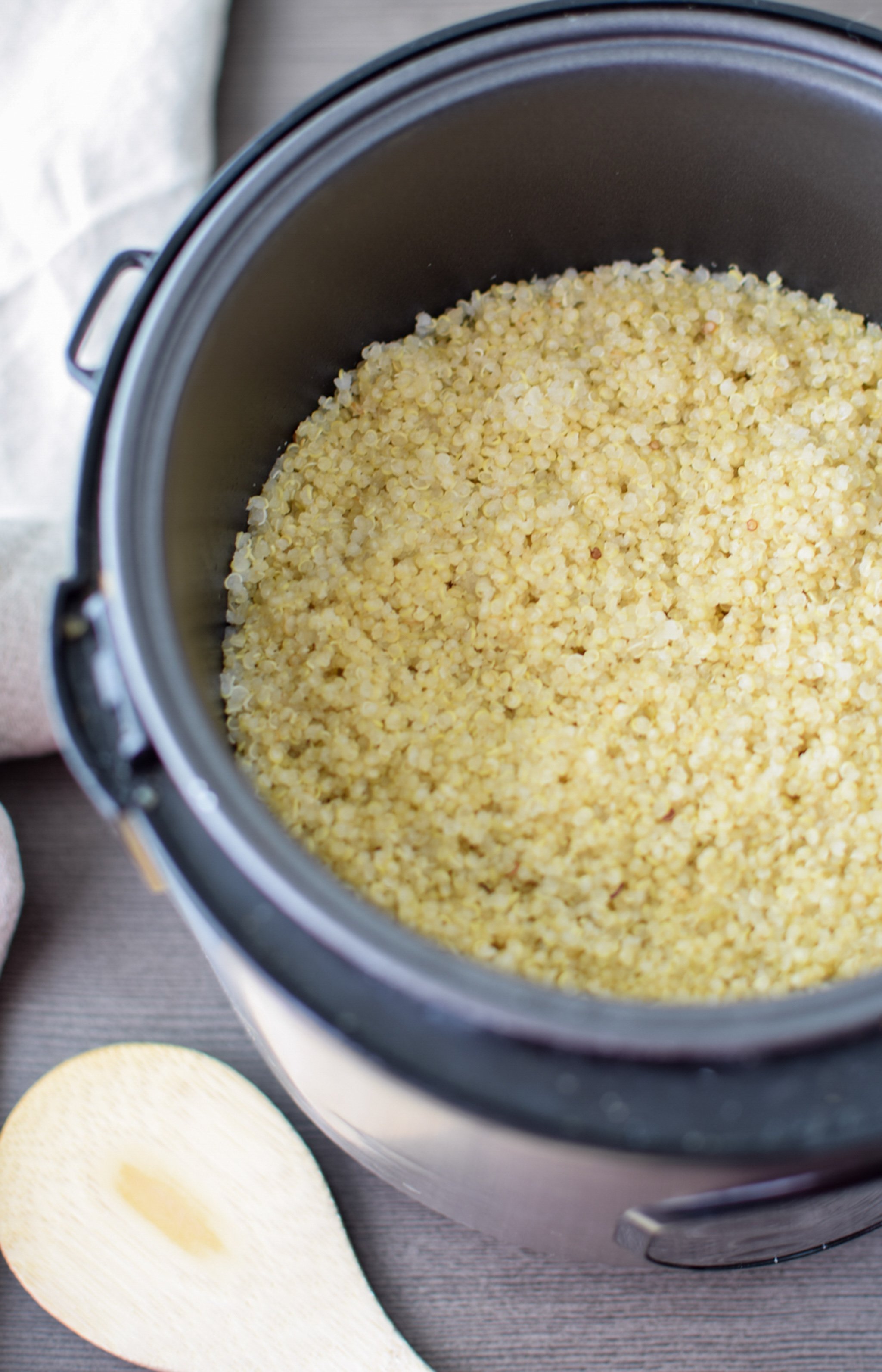 How to Cook Quinoa in the Rice Cooker - A simple explanation of how to make the EASIEST quinoa ever, in your rice cooker! - pmp.local
