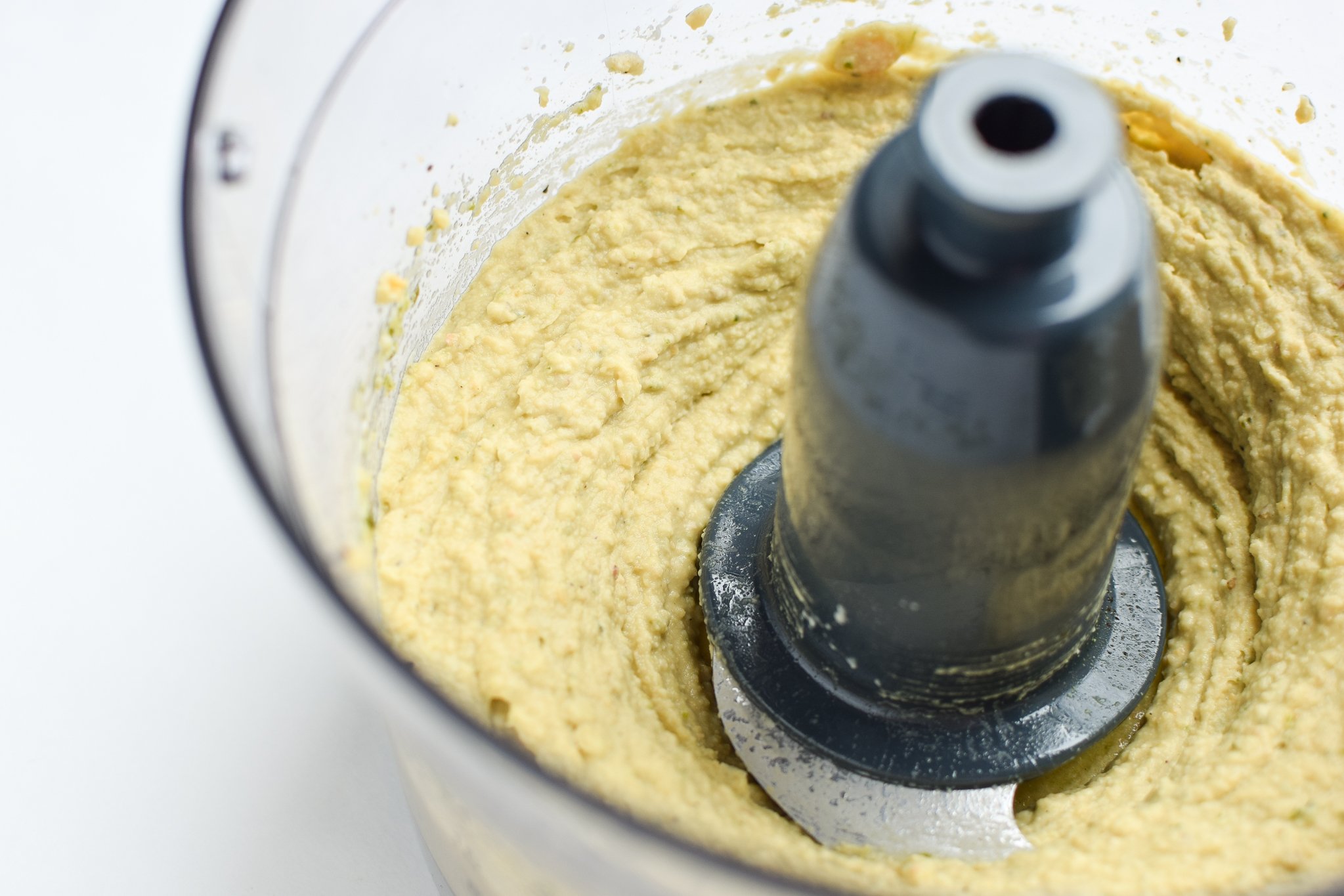 Snack Prep: Veggie Sticks with Easy Pesto Hummus recipe - A pesto twist on the classic hummus, plus, have you tried it with veggies in a mason jar? - pmp.local