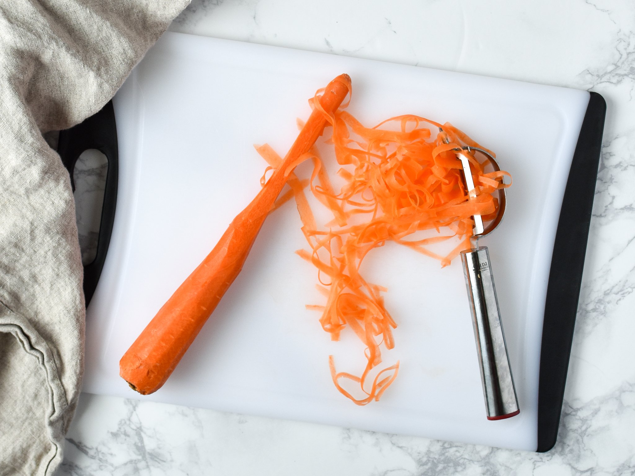 Meal Prep Chopped Thai Salad with Easy Peanut Dressing - Simple Thai-inspired chopped salad with a creamy peanut dressing recipe - Perfect for meal prep! - pmp.local