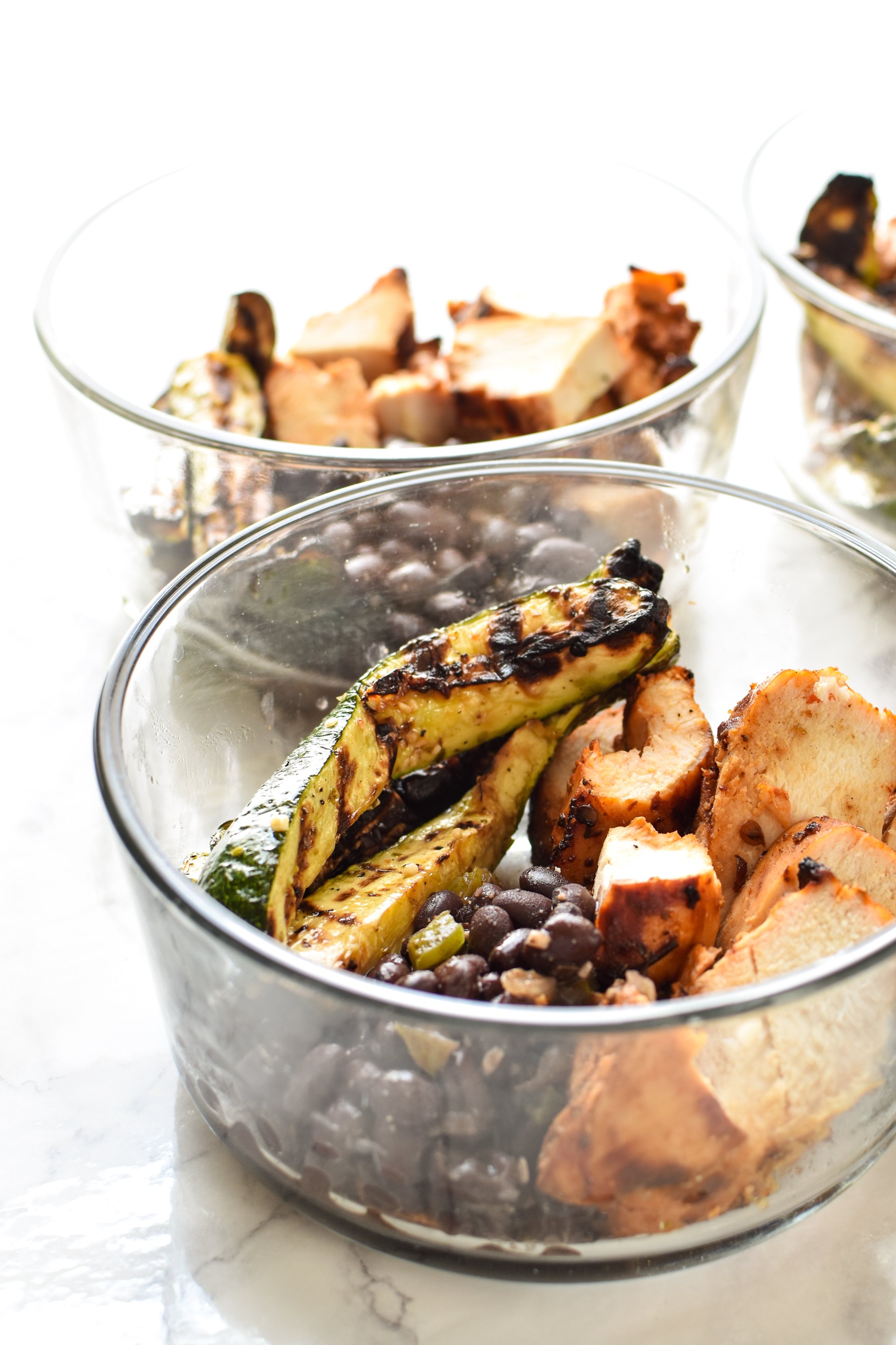 Meal Prep Chipotle Grilled Chicken - Perfect grilled chicken with seasoned black beans and zucchini. Summer meal prep happiness! - pmp.local