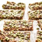No-Bake Pumpkin Spice Date Nut Bars - Naturally sweetened with dates and full of pumpkin seeds! Homemade bars with that pumpkin spice life! - pmp.local