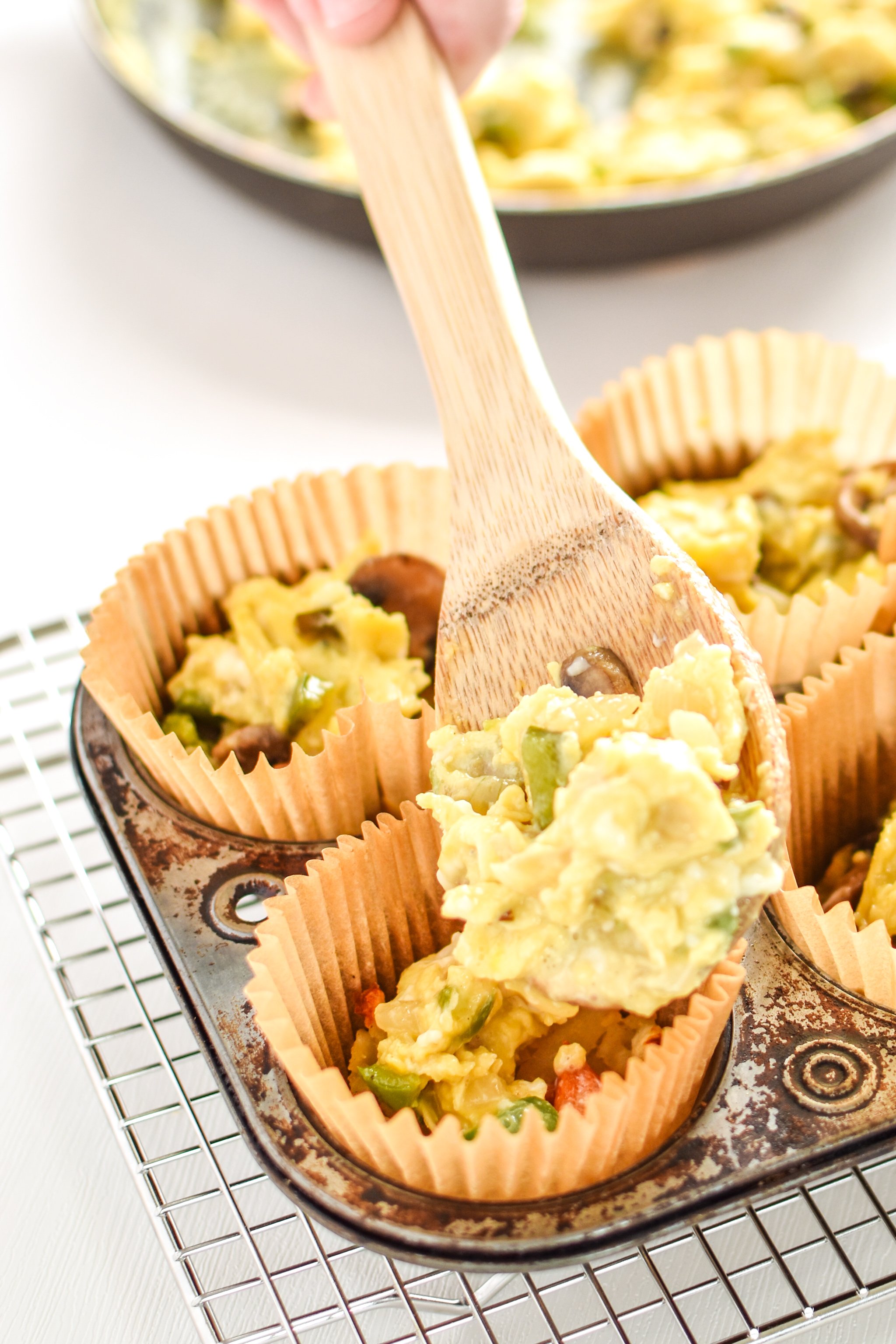These&nbsp;Southwest Muffin Tin Hash Brown Egg Cups are perfect for your breakfast meal prep! Southwest hash browns with veggies, cheese, scrambled eggs, and a tiny dose of chipotle Tabasco! - pmp.local