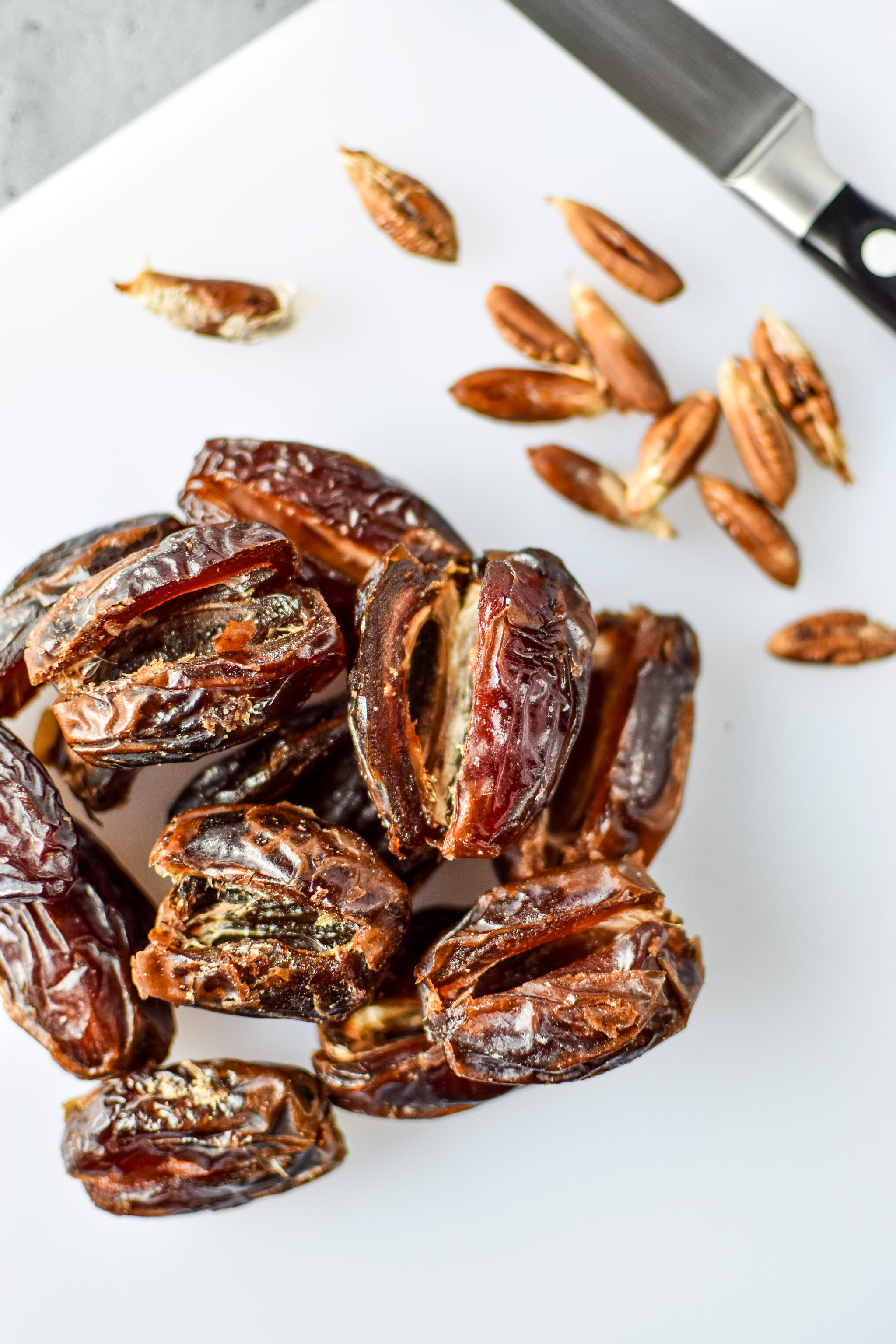 I use medjool dates for my Pecan Pie Stuffed Oatmeal Breakfast Cups