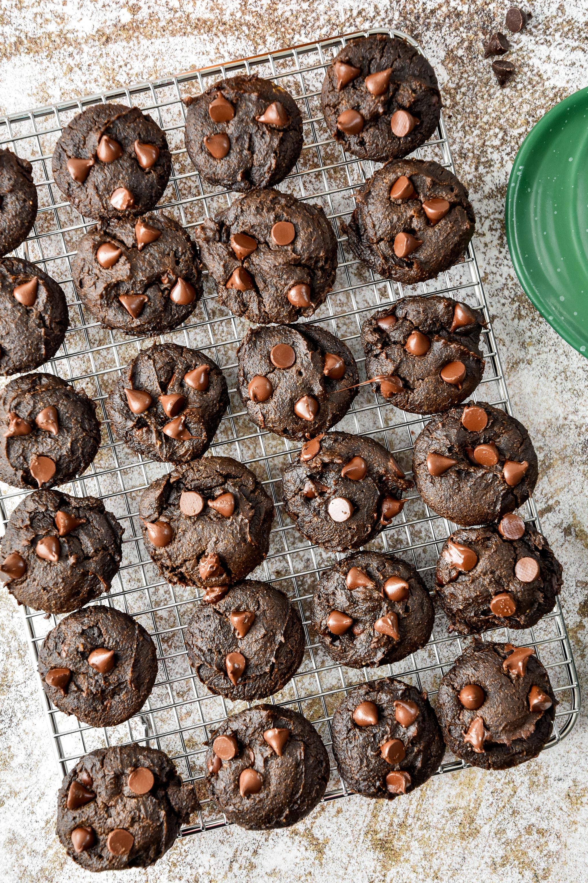 pumpkin spice brownie bites on a cooling rack