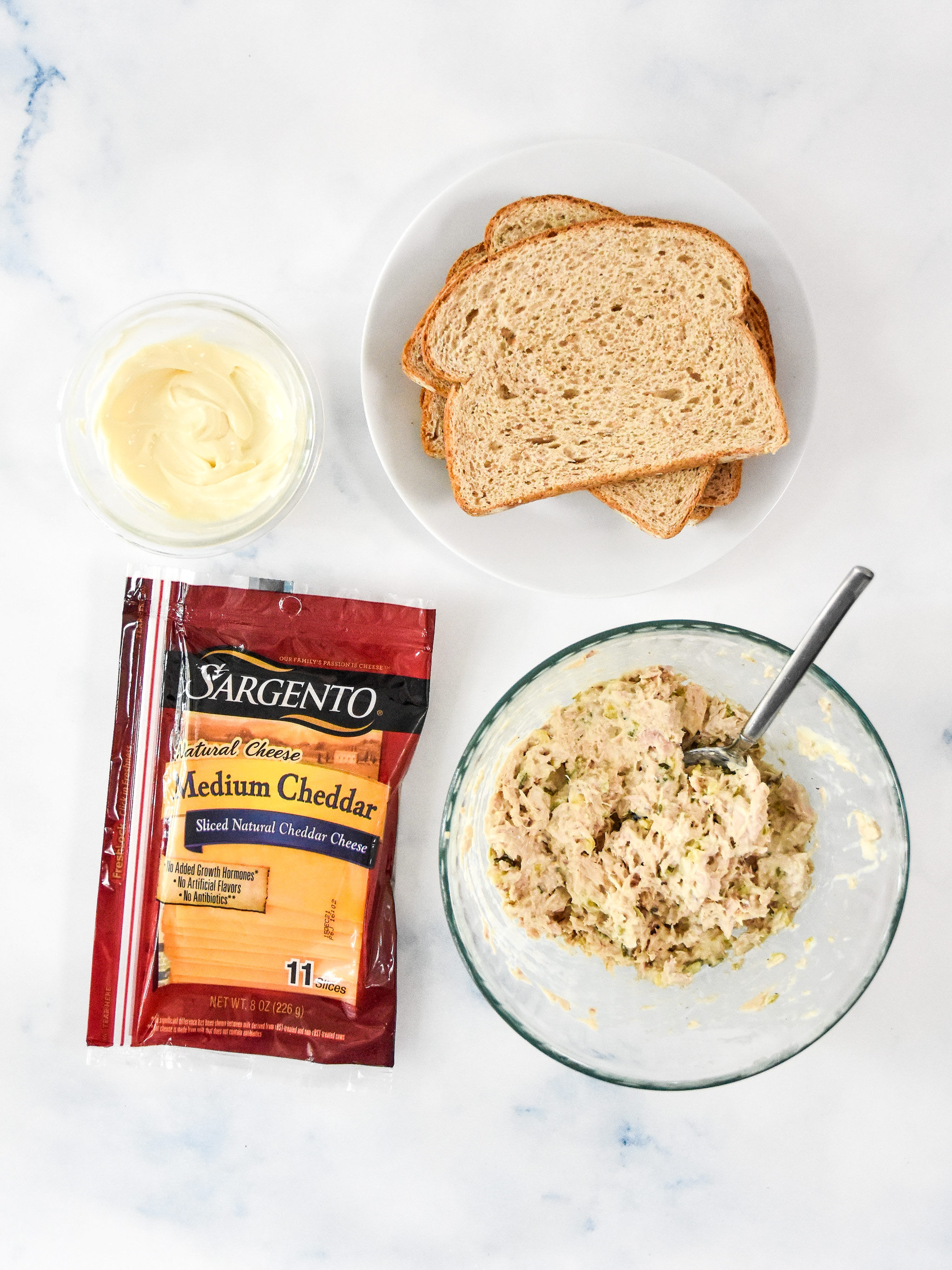 ingredients for the air fryer tuna melt.
